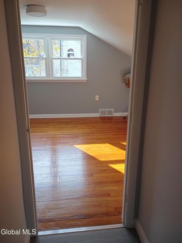 15 Maywood Drive, Glenville, NY 12302