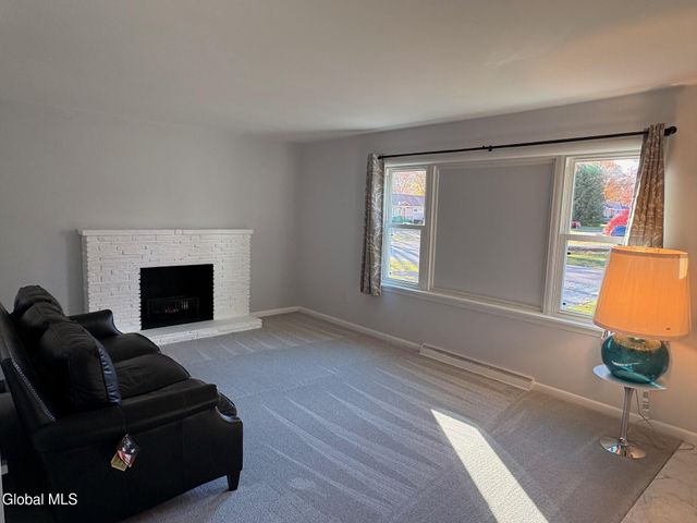 15 Maywood Drive, Glenville, NY 12302