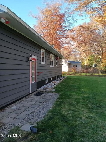 15 Maywood Drive, Glenville, NY 12302