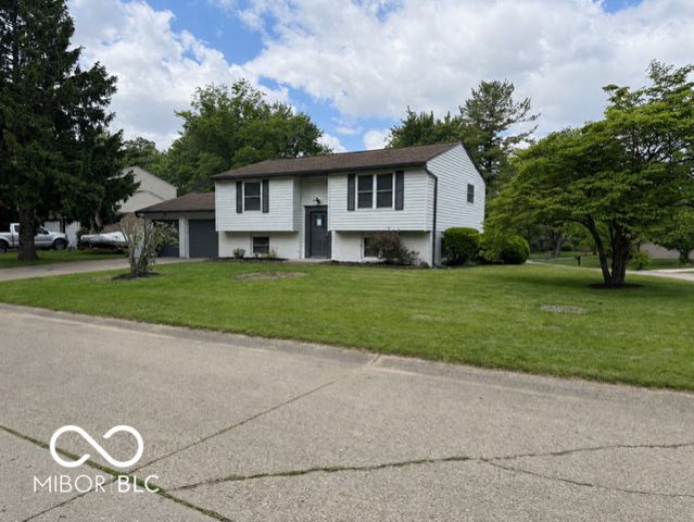 7502 Turnberry Court, Indianapolis, IN 46237
