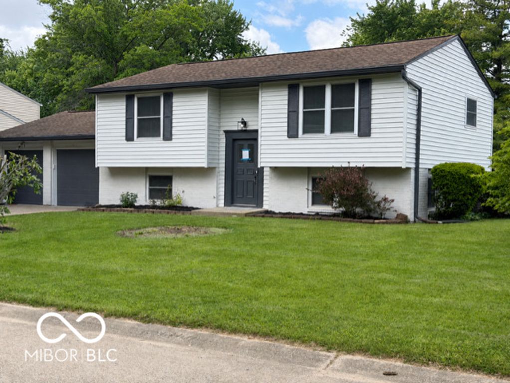 7502 Turnberry Court, Indianapolis, IN 46237
