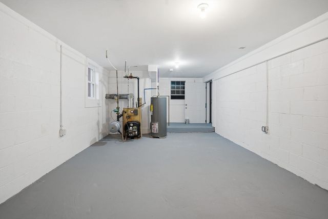 45 Jaeger Dr, Westfield, MA 01085