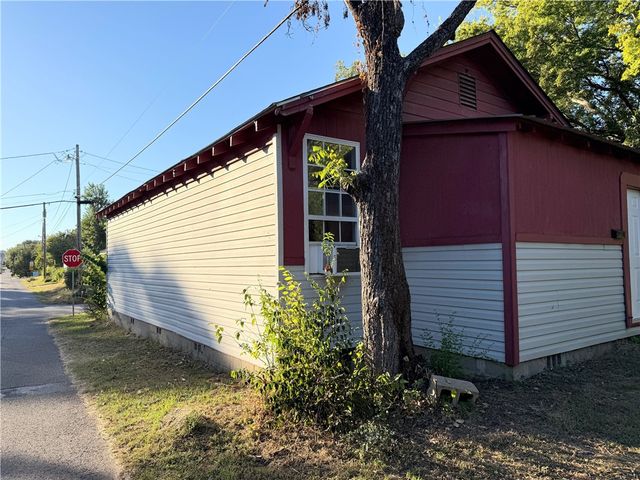 215 Montgomery Street, Clarksville, AR 72830