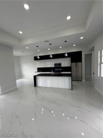 3705 36th ST SW, Lehigh Acres, FL 33976