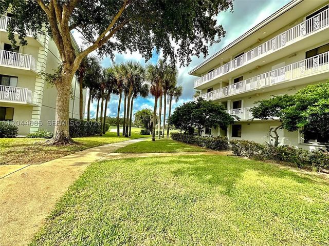 2621 Village Blvd 102, West Palm Beach, FL 33409