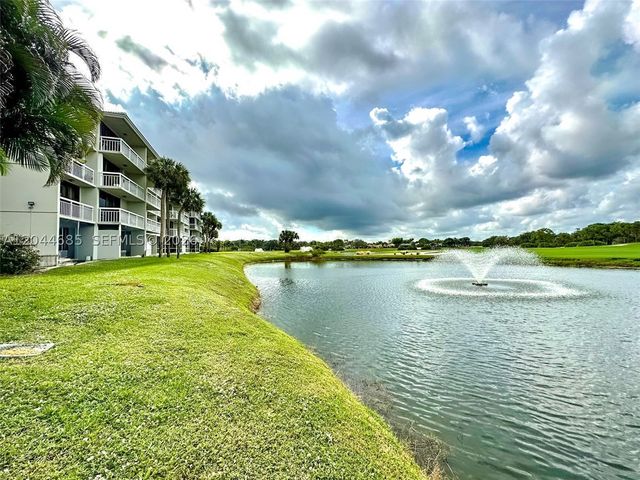 2621 Village Blvd 102, West Palm Beach, FL 33409