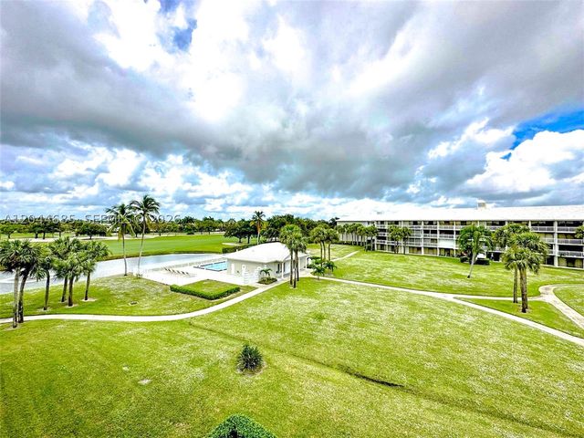 2621 Village Blvd 102, West Palm Beach, FL 33409