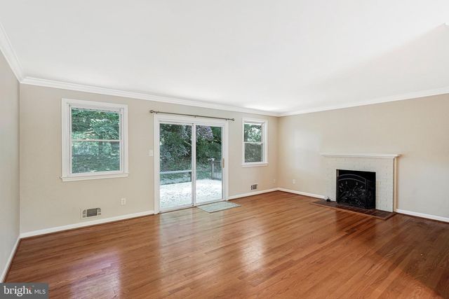 7500 LONG PINE DR, Springfield, VA 22151