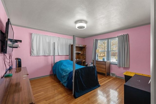 105 Highland Drive, Smithville, MO 64089