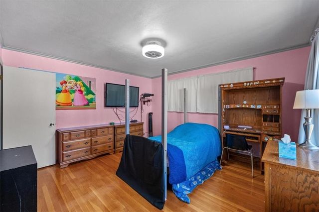 105 Highland Drive, Smithville, MO 64089