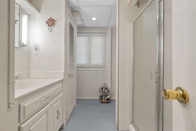 105 Highland Drive, Smithville, MO 64089