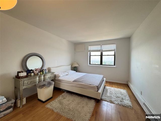 201 12th Street 20, Palisades Park, NJ 07650