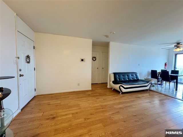 201 12th Street 20, Palisades Park, NJ 07650