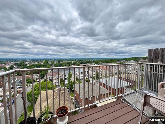 201 12th Street 20, Palisades Park, NJ 07650