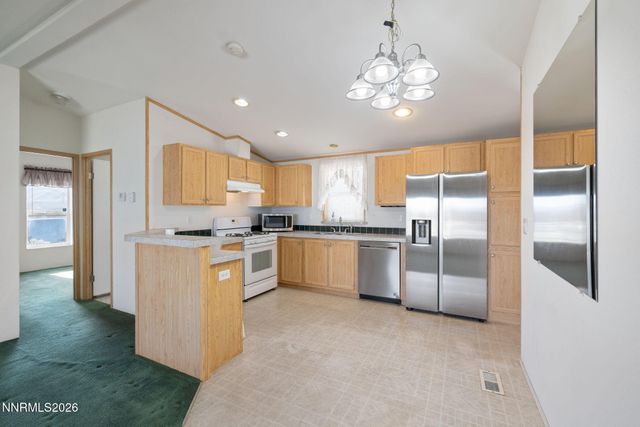 4 Mobil Court, Yerington, NV 89447