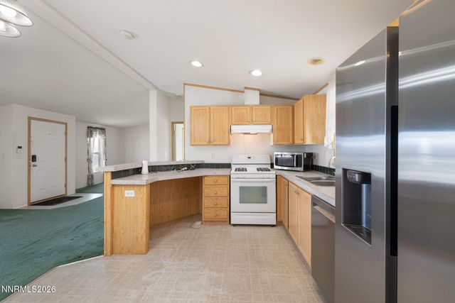 4 Mobil Court, Yerington, NV 89447