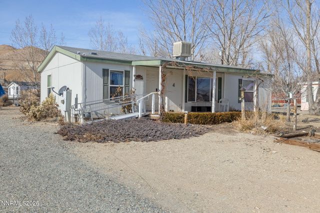 4 Mobil Court, Yerington, NV 89447