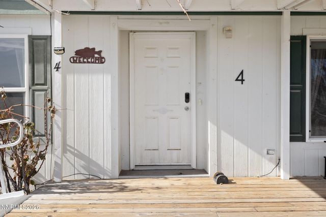 4 Mobil Court, Yerington, NV 89447