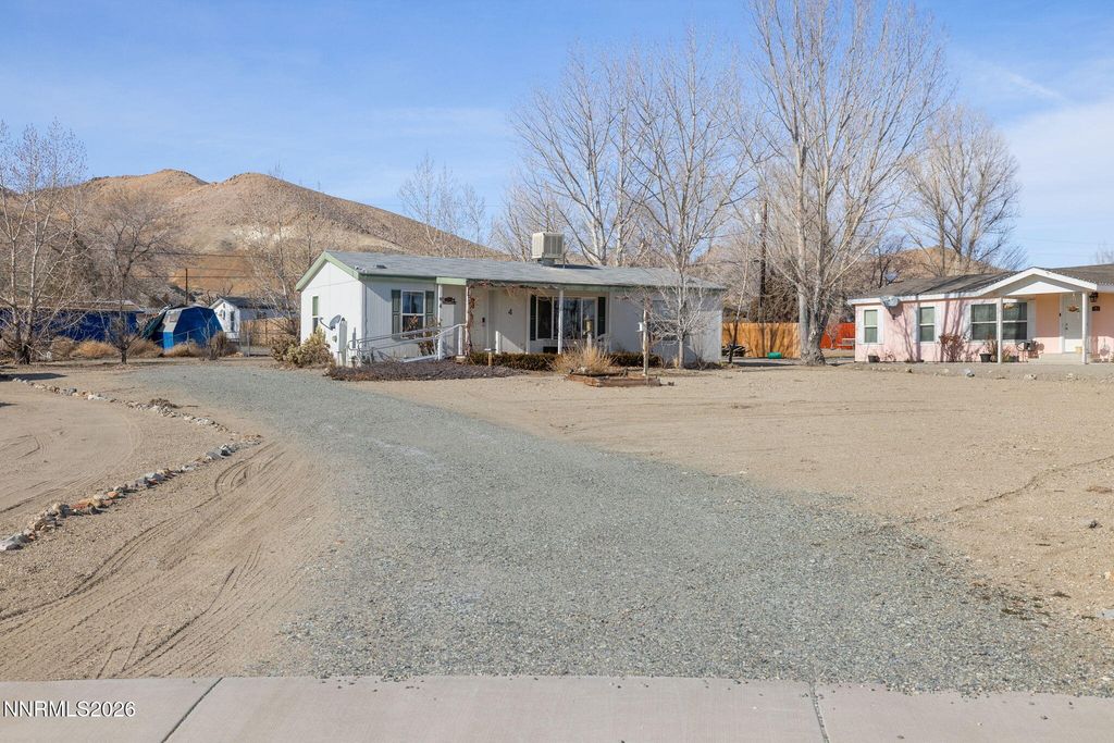 4 Mobil Court, Yerington, NV 89447