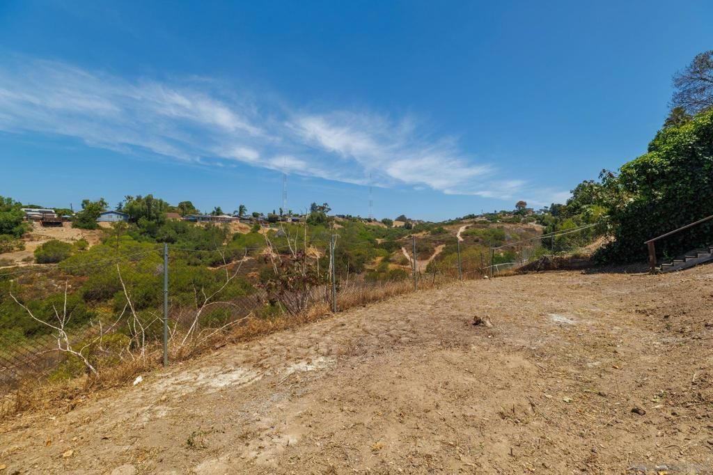 Image 23 of property listing at 866 Merlin Dr, San Diego, CA 92114