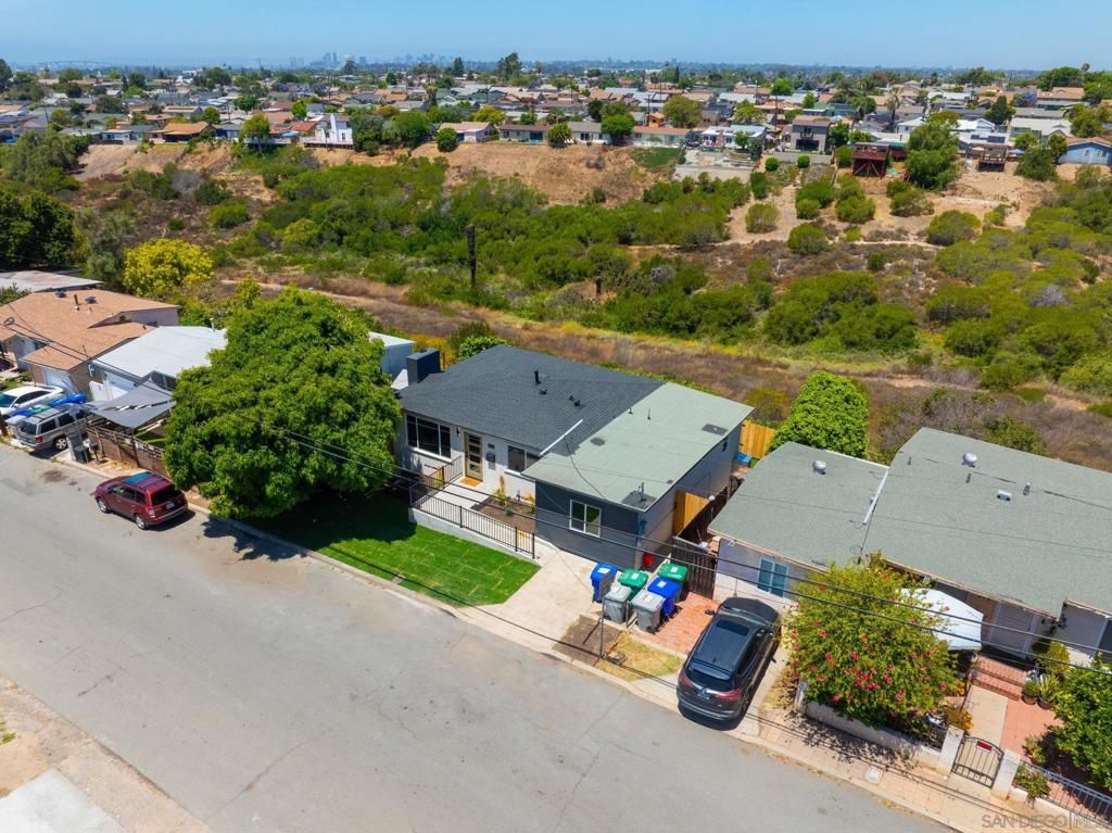 Image 26 of property listing at 866 Merlin Dr, San Diego, CA 92114
