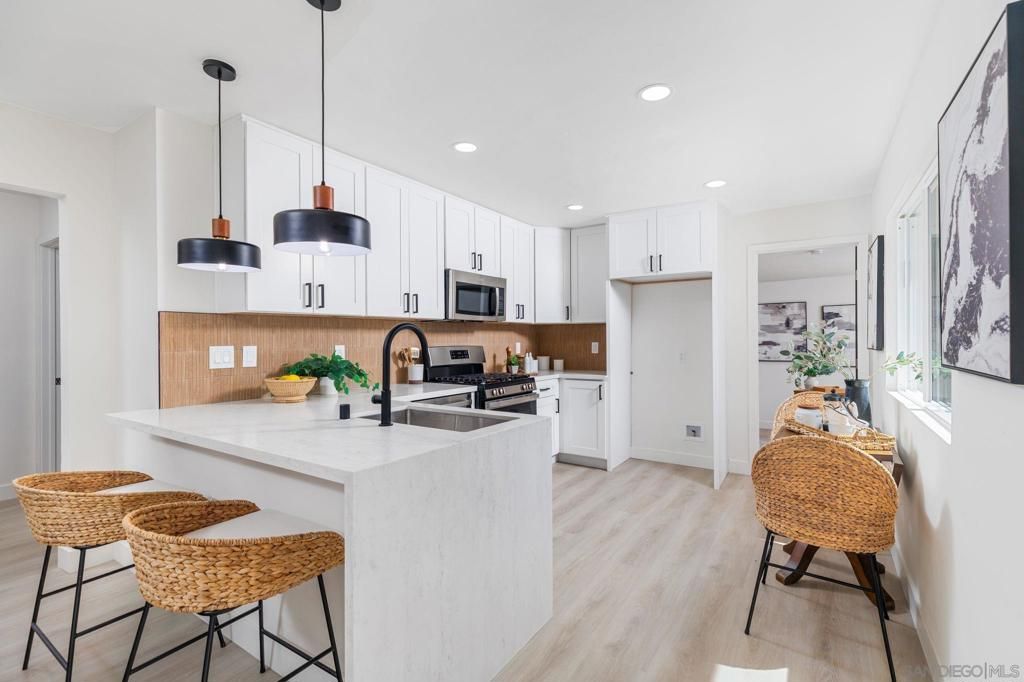 Image 4 of property listing at 866 Merlin Dr, San Diego, CA 92114