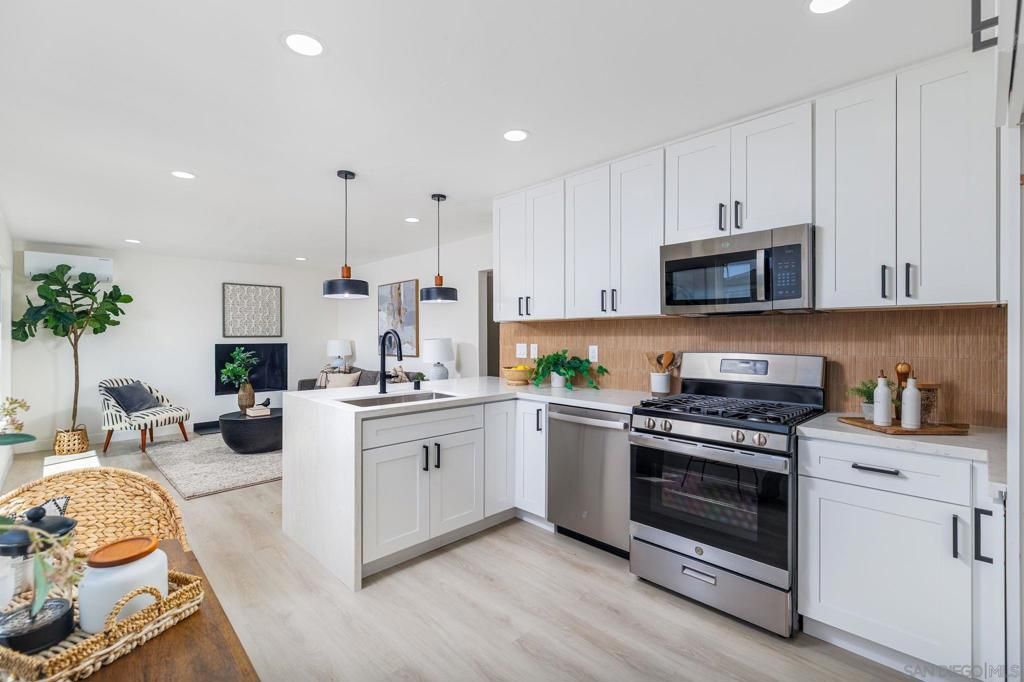 Image 5 of property listing at 866 Merlin Dr, San Diego, CA 92114