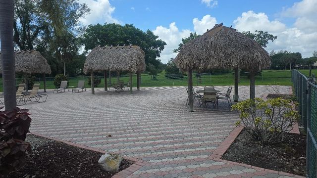 3251 Holiday Springs Boulevard 302, Margate, FL 33063