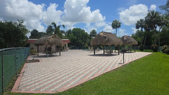 3251 Holiday Springs Boulevard 302, Margate, FL 33063