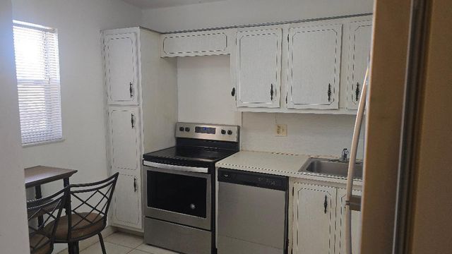 3251 Holiday Springs Boulevard 302, Margate, FL 33063