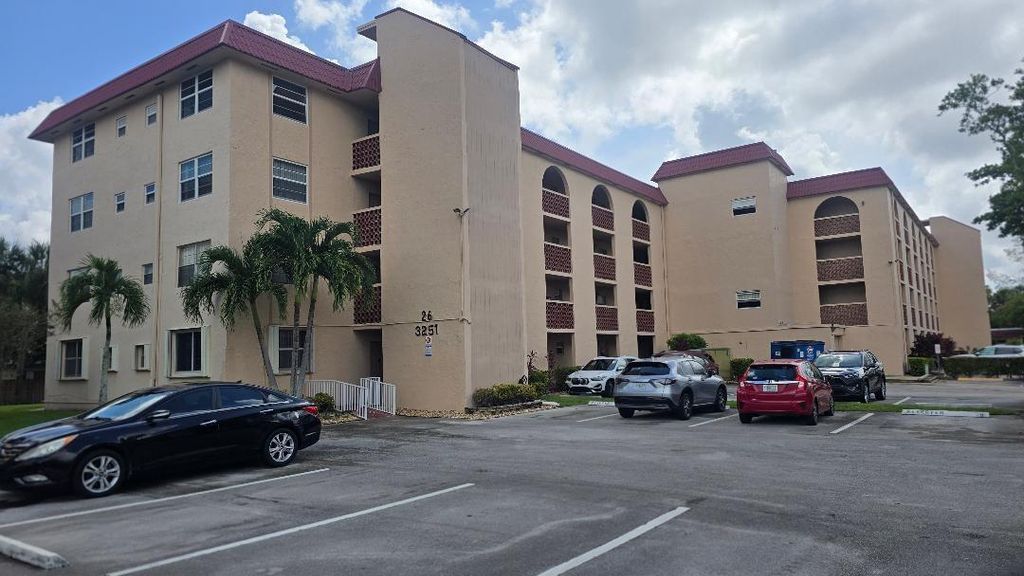 3251 Holiday Springs Boulevard 302, Margate, FL 33063