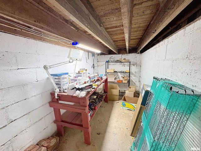 2320 18th Street A, Moline, IL 61265