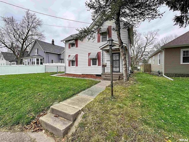 2320 18th Street A, Moline, IL 61265