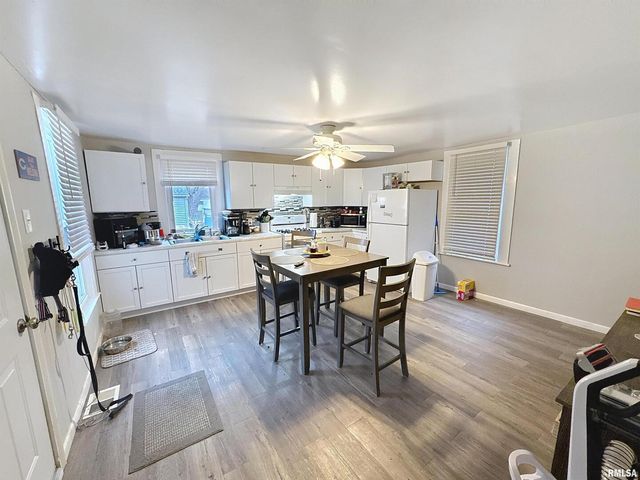 2320 18th Street A, Moline, IL 61265