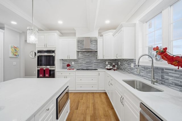 1 Farmer Cir, East Longmeadow, MA 01028