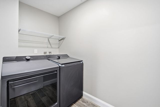 1 Farmer Cir, East Longmeadow, MA 01028