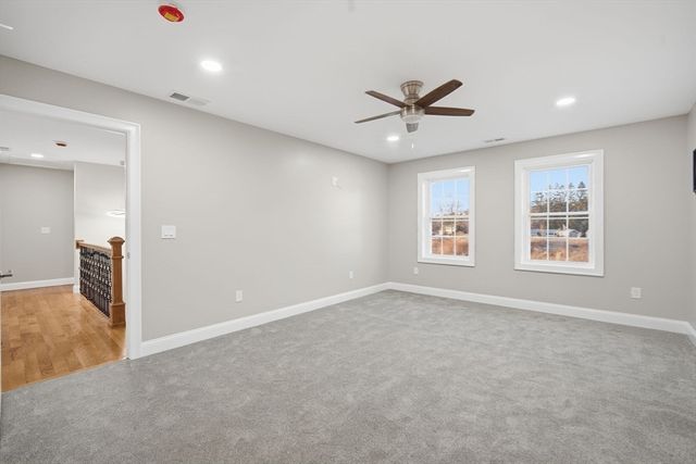 1 Farmer Cir, East Longmeadow, MA 01028