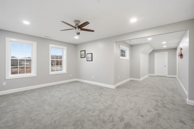 1 Farmer Cir, East Longmeadow, MA 01028