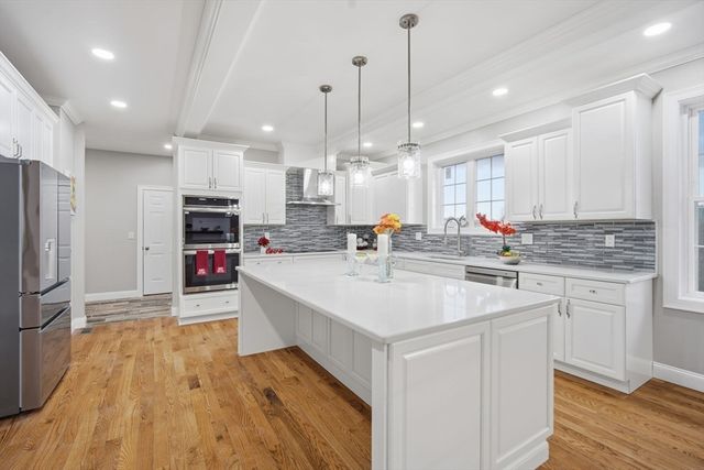 1 Farmer Cir, East Longmeadow, MA 01028