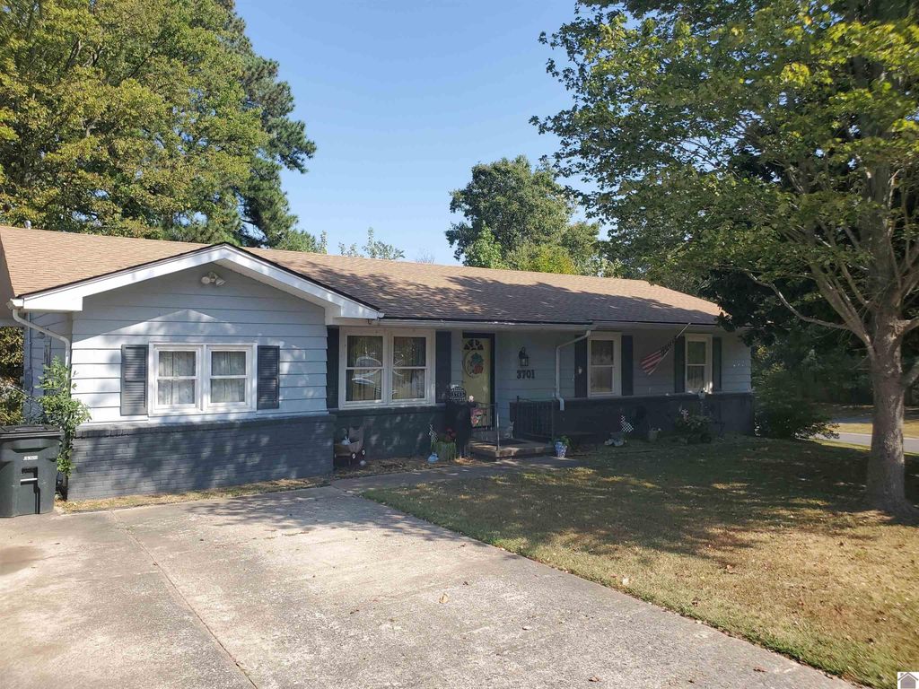 3701 Springdale Circle, Paducah, KY 42001