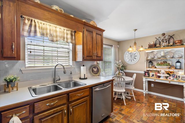430 Wedgefield Drive, Mobile, AL 36608