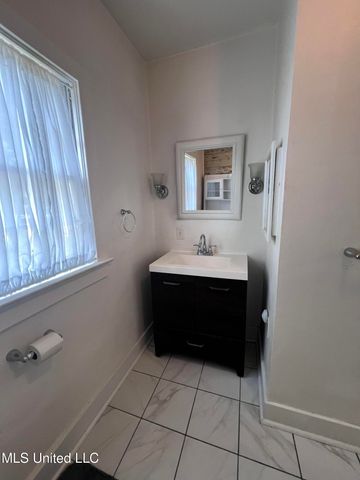 125 St Paul Street, B, Biloxi, MS 39530
