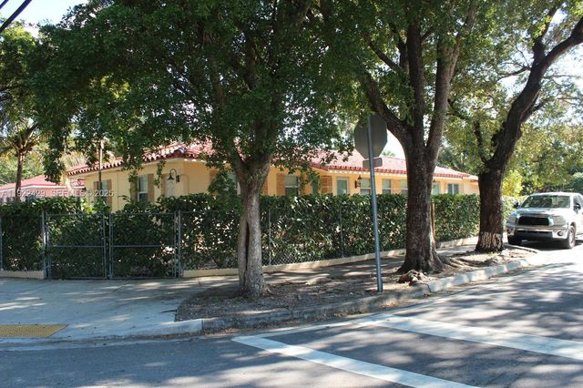 6855 NE 5th Ave B, Miami, FL 33138