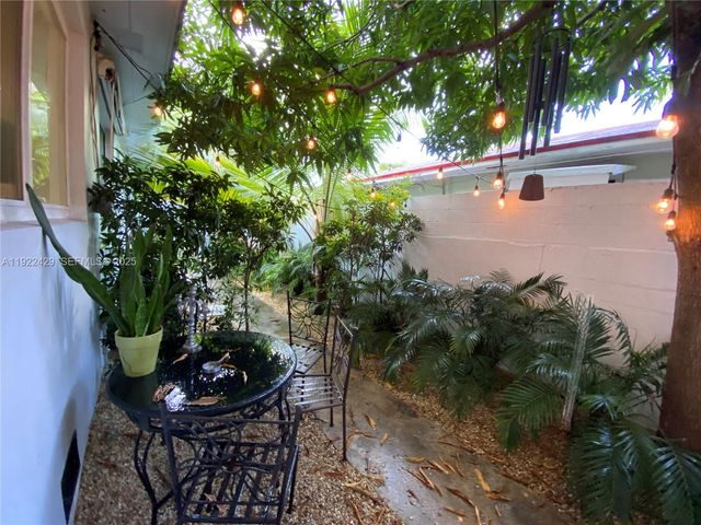 6855 NE 5th Ave B, Miami, FL 33138