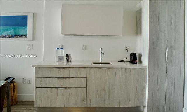6080 Collins Ave 506, Miami Beach, FL 33140