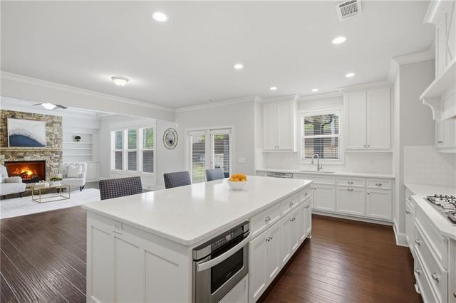 2732 Oak Glen Manor Road, Decatur, GA 30033