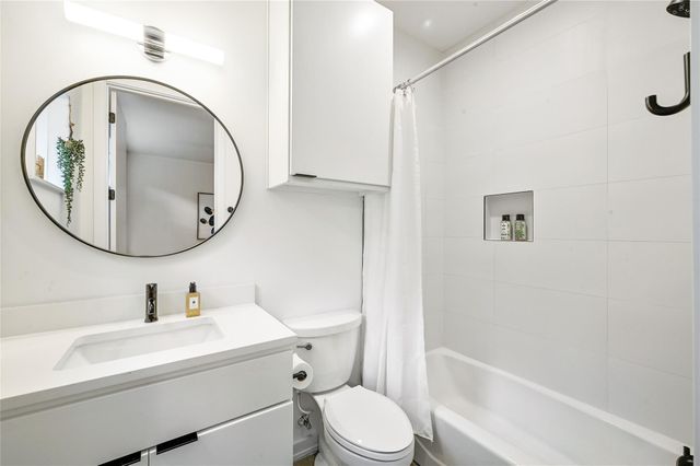 410 W Alpine RD 7, Austin, TX 78704