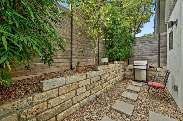 410 W Alpine RD 7, Austin, TX 78704