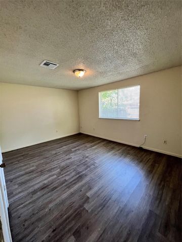 610 Wood Smoke Drive, Houston, TX 77013