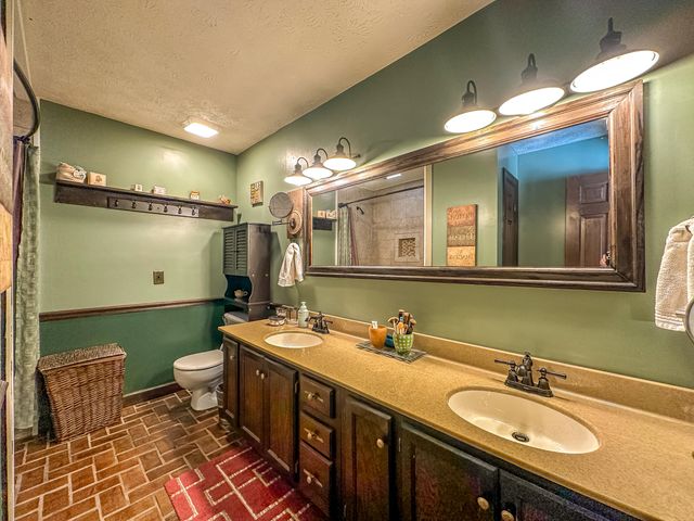 7581 McWhorter Road, London, KY 40741